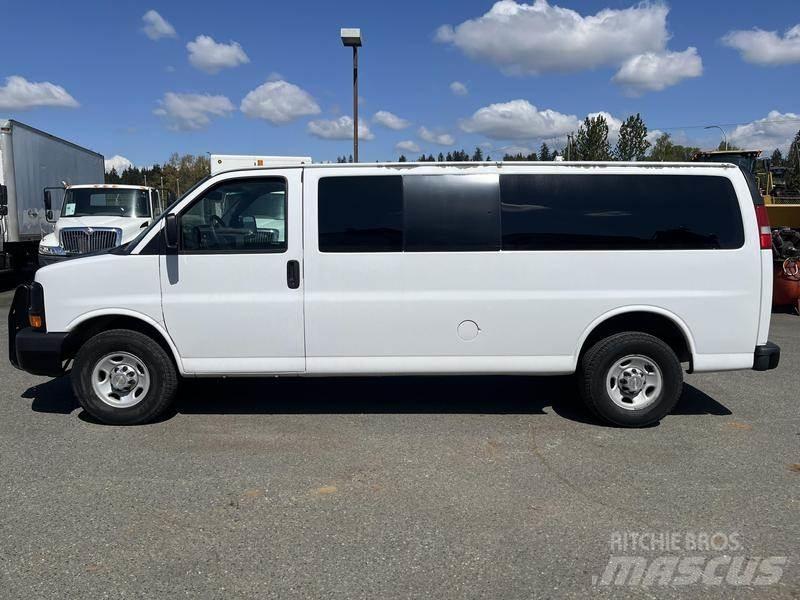 Chevrolet Express Панельні фургони