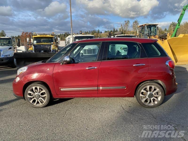 Fiat 500L Автомобілі