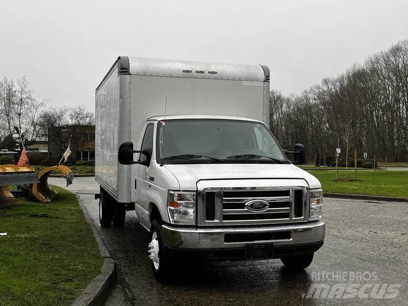 Ford Econoline Панельні фургони