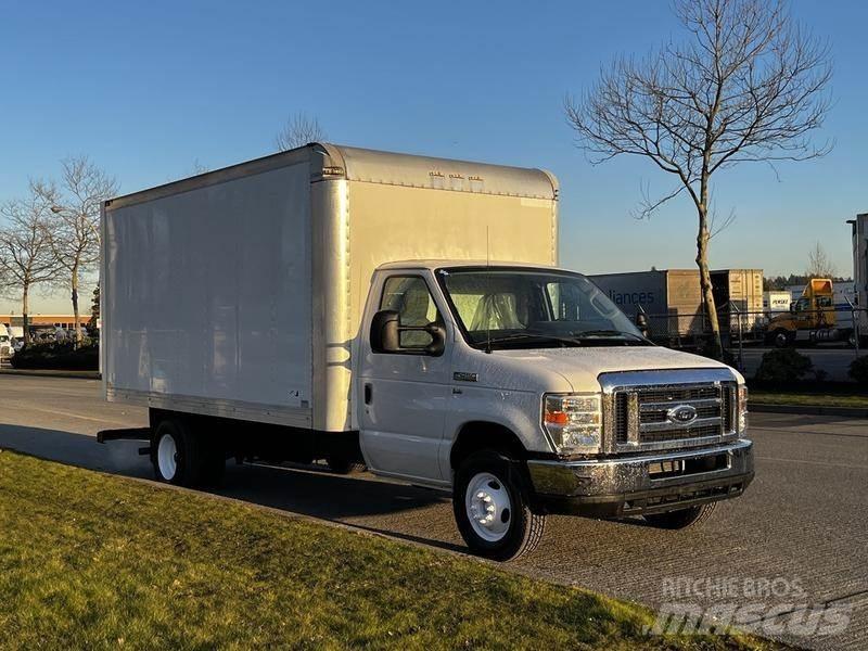 Ford Econoline Панельні фургони