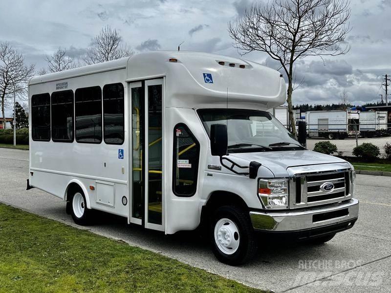 Ford Econoline Мікроавтобуси