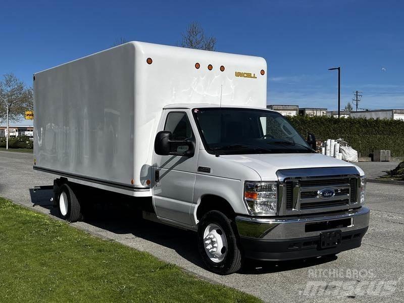 Ford Econoline Панельні фургони