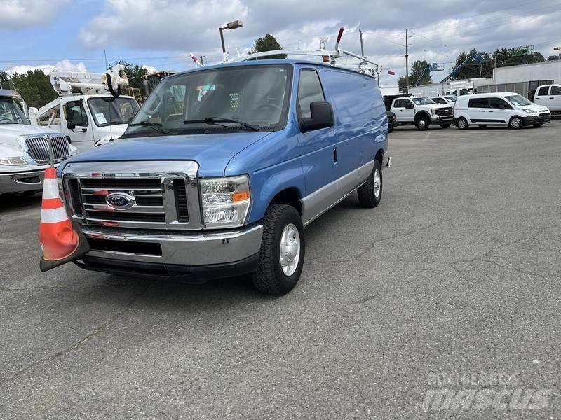 Ford Econoline Панельні фургони