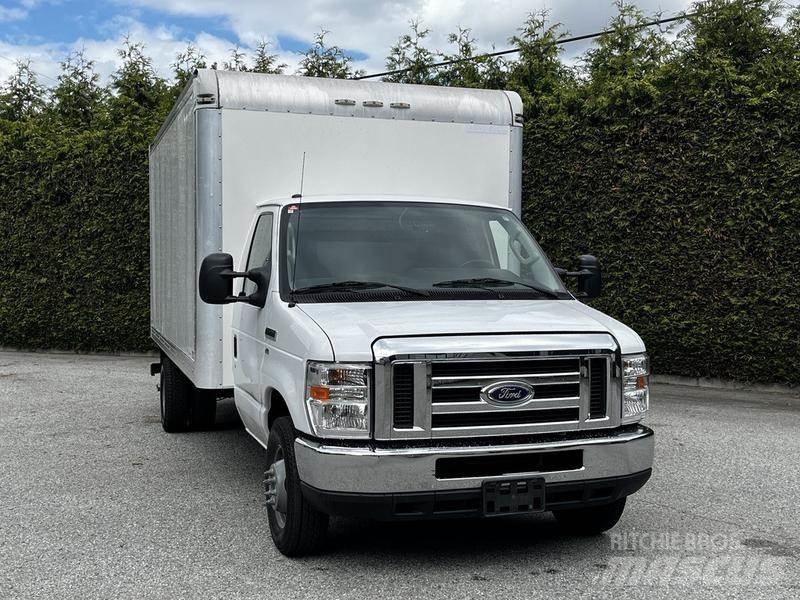 Ford Econoline Панельні фургони