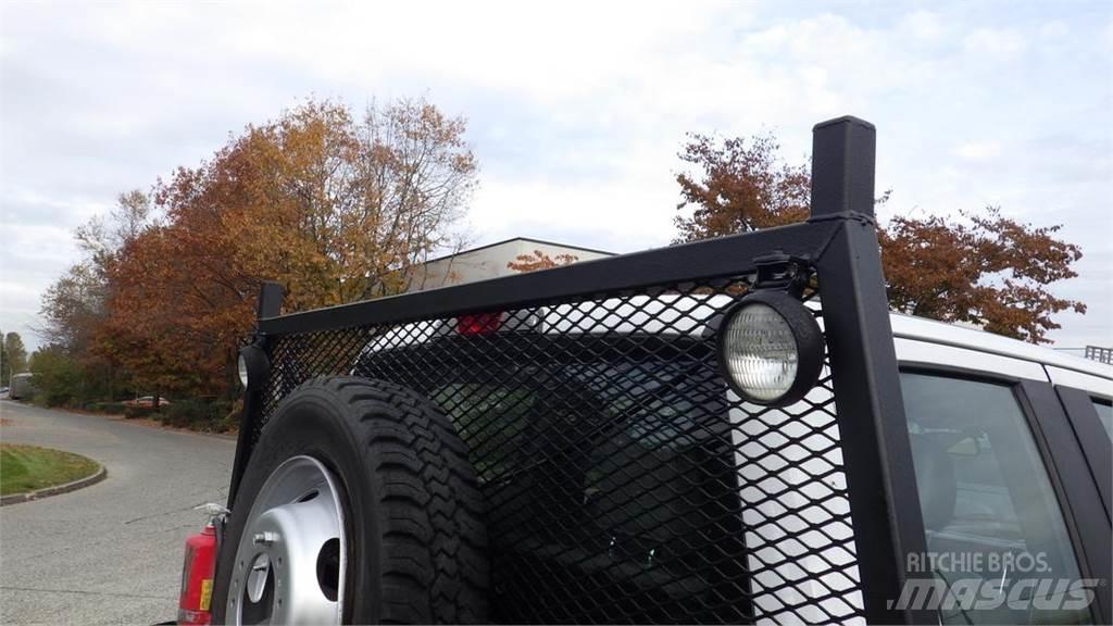 Ford F-550 Вантажівки-платформи/бокове розвантаження