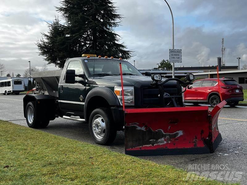 Ford F-550 Снігоочищувальні ножі та плуги