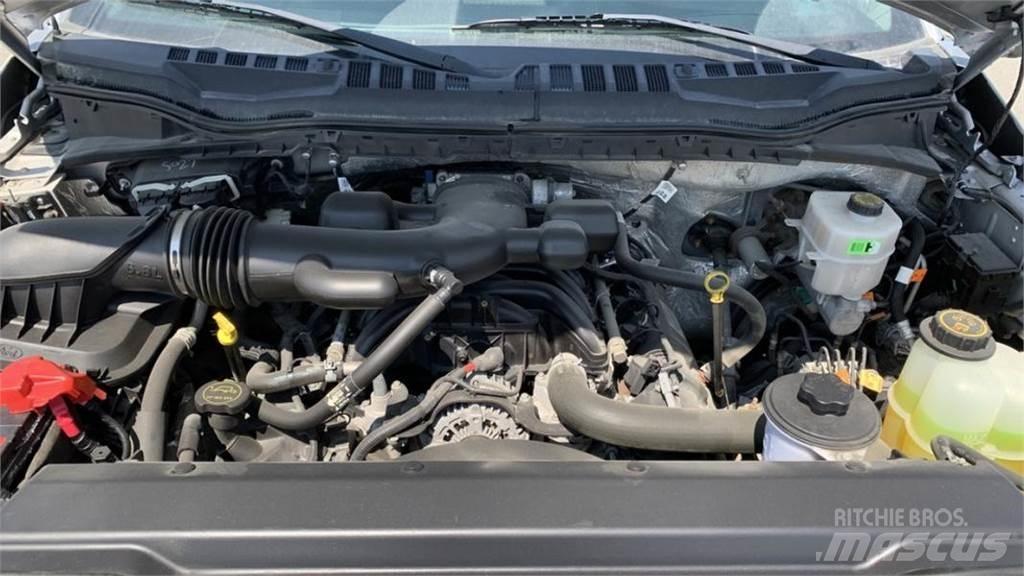 Ford F-550 Вантажівки-платформи/бокове розвантаження