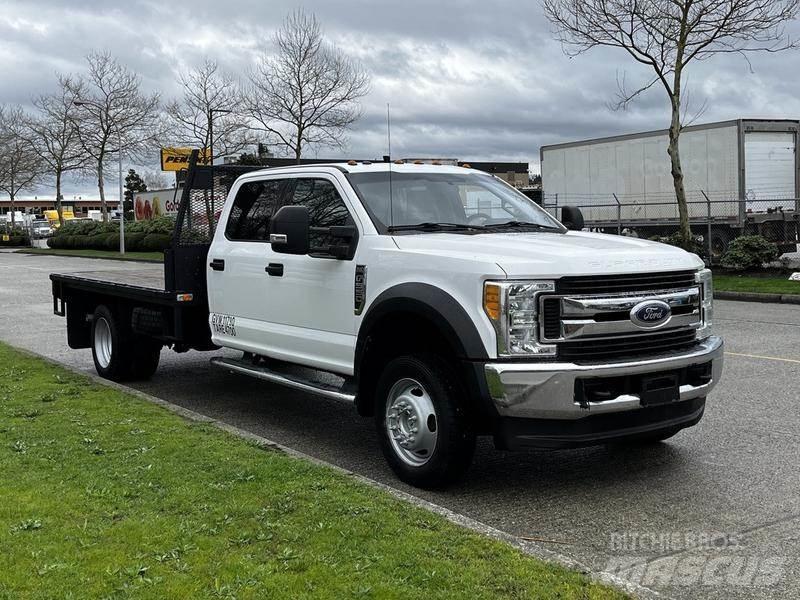 Ford F-550 Вантажівки-платформи/бокове розвантаження