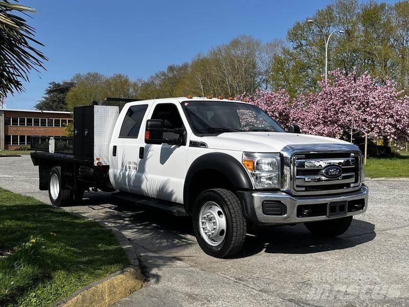 Ford F-550 Вантажівки-платформи/бокове розвантаження