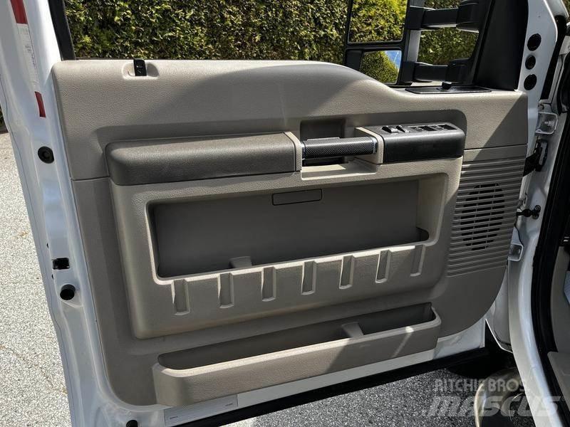 Ford F-550 Комунальні автомобілі / автомобілі загального призначення