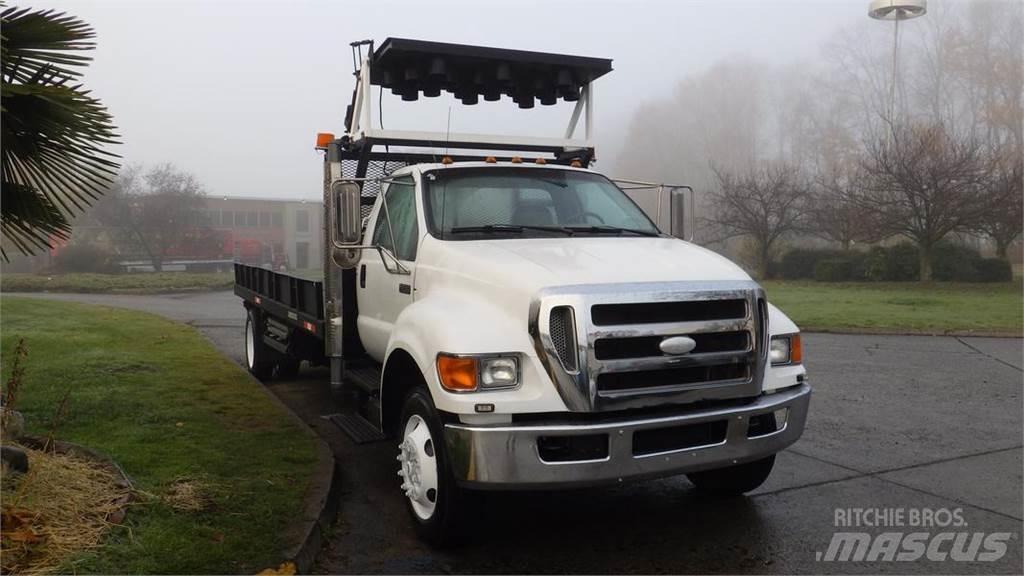 Ford F-750 Вантажівки-платформи/бокове розвантаження