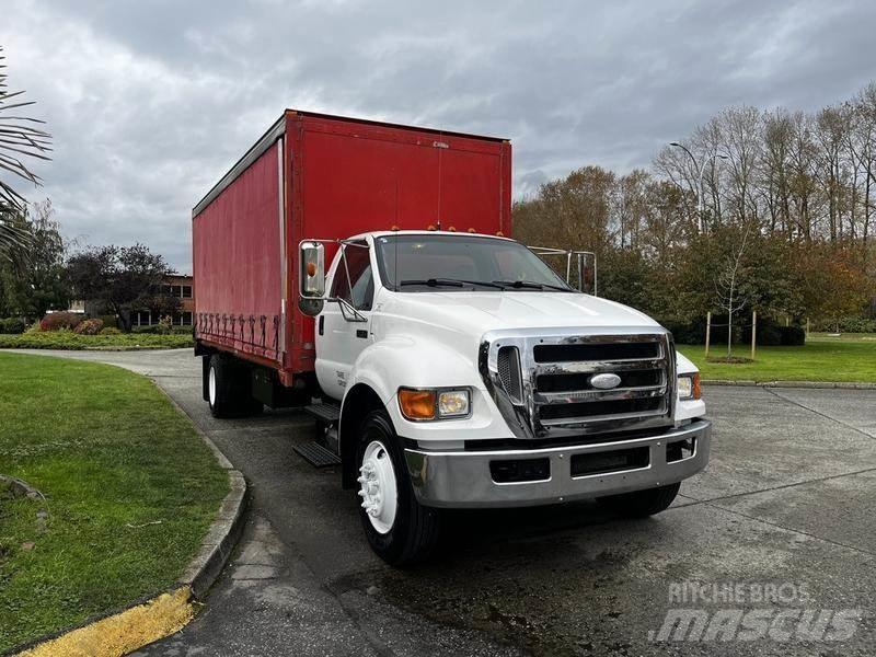 Ford F-750 Панельні фургони