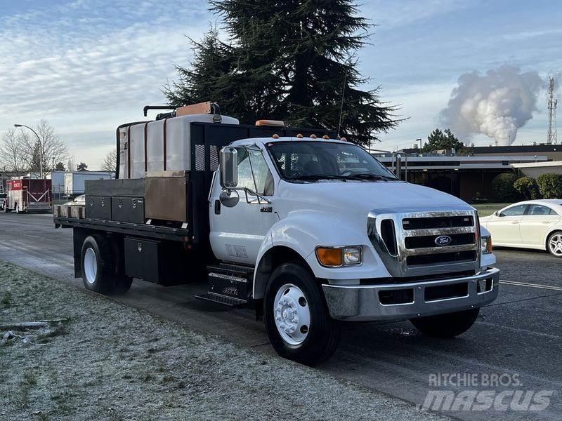 Ford F-750 Вантажівки-платформи/бокове розвантаження