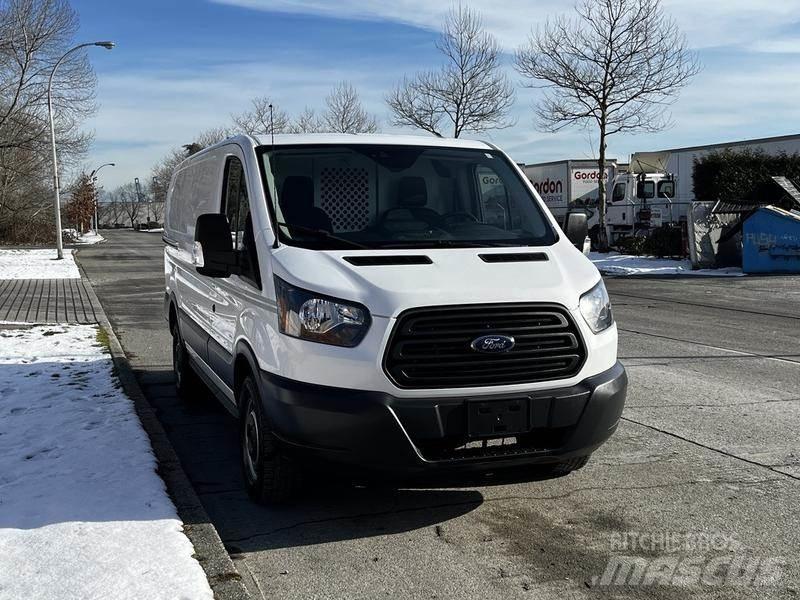 Ford Transit Панельні фургони