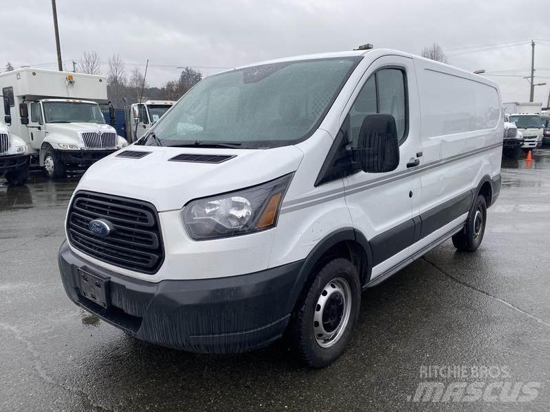 Ford Transit Панельні фургони