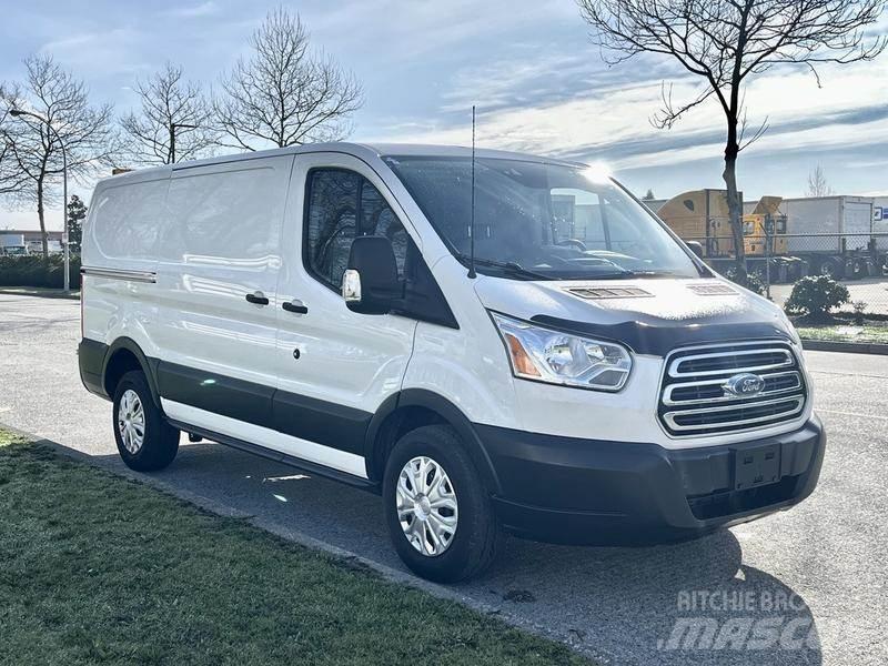 Ford Transit Панельні фургони