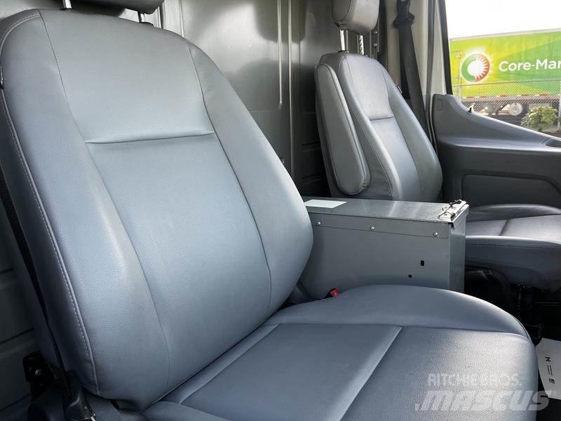 Ford Transit Панельні фургони