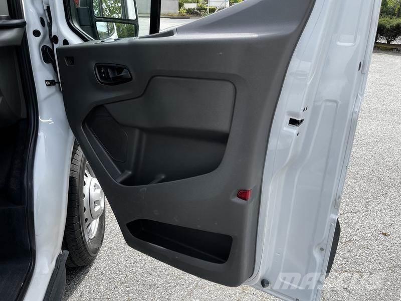 Ford Transit Автомобілі
