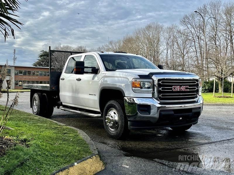 GMC Sierra 3500HD Вантажівки-платформи/бокове розвантаження