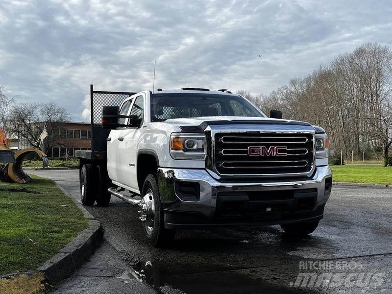 GMC Sierra 3500HD Вантажівки-платформи/бокове розвантаження
