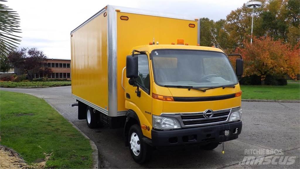 Hino 145 Панельні фургони