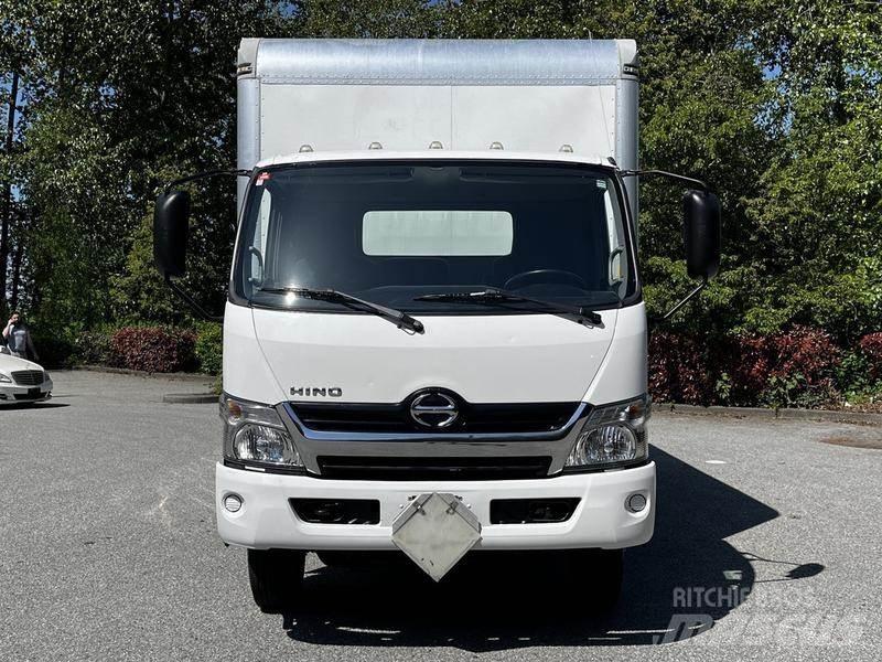 Hino 155 Панельні фургони