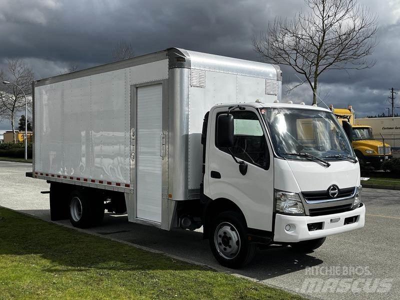Hino 195 Панельні фургони