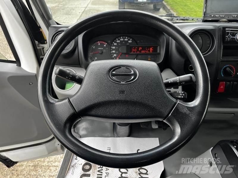 Hino 195 Панельні фургони
