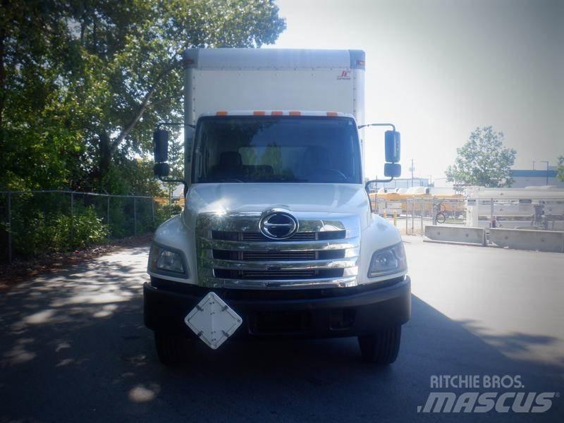 Hino 268 Панельні фургони