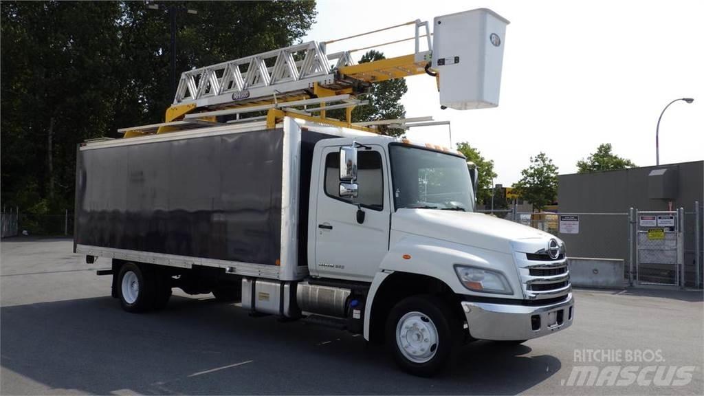 Hino 268 Вантажівки / спеціальні