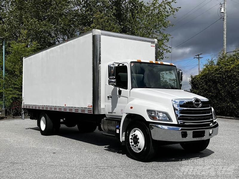 Hino 338 Панельні фургони