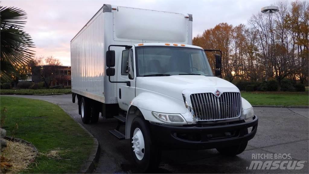 International 4300 Панельні фургони