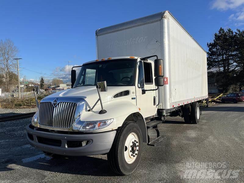 International 4300 Панельні фургони