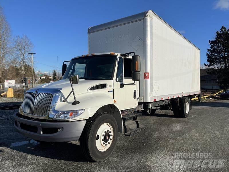 International 4300 Панельні фургони