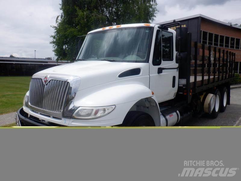 International 4400 Вантажівки-платформи/бокове розвантаження