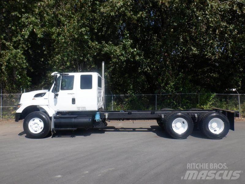 International 7400 Шасі з кабіною