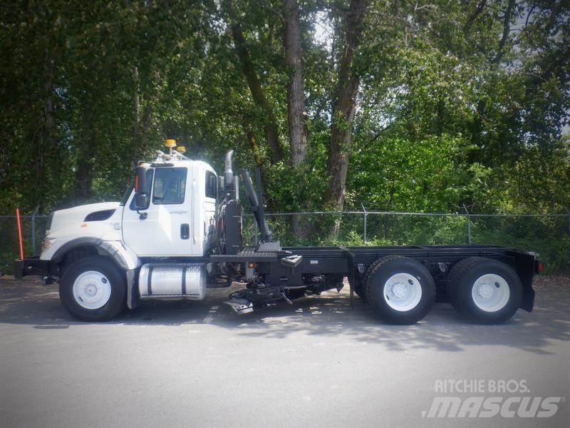 International 7400 Шасі з кабіною