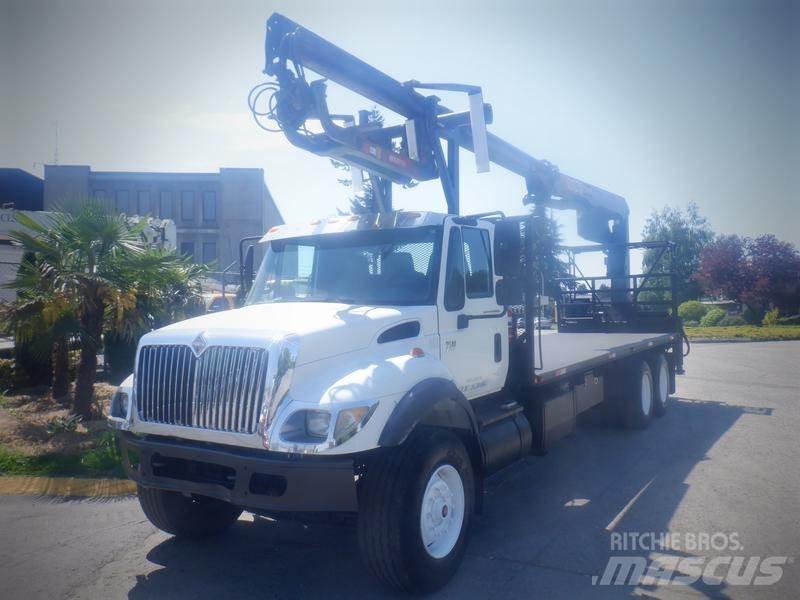 International 7500 Автокрани