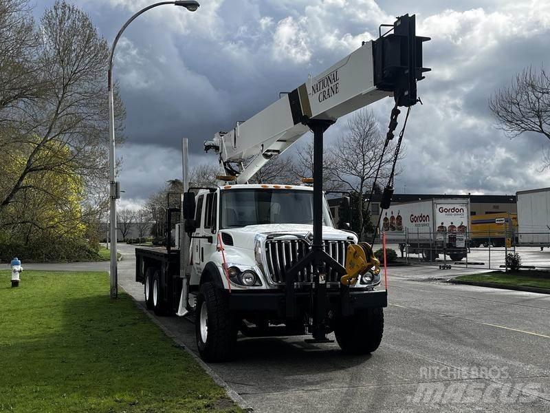 International 7500 Автокрани