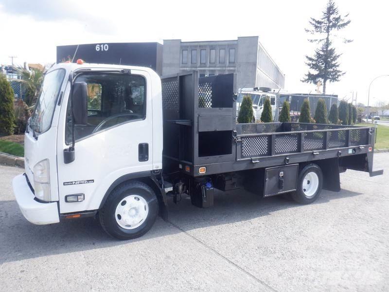 Isuzu NPR Вантажівки-платформи/бокове розвантаження