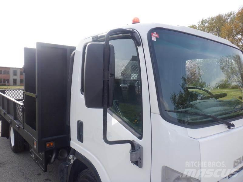 Isuzu NPR Вантажівки-платформи/бокове розвантаження