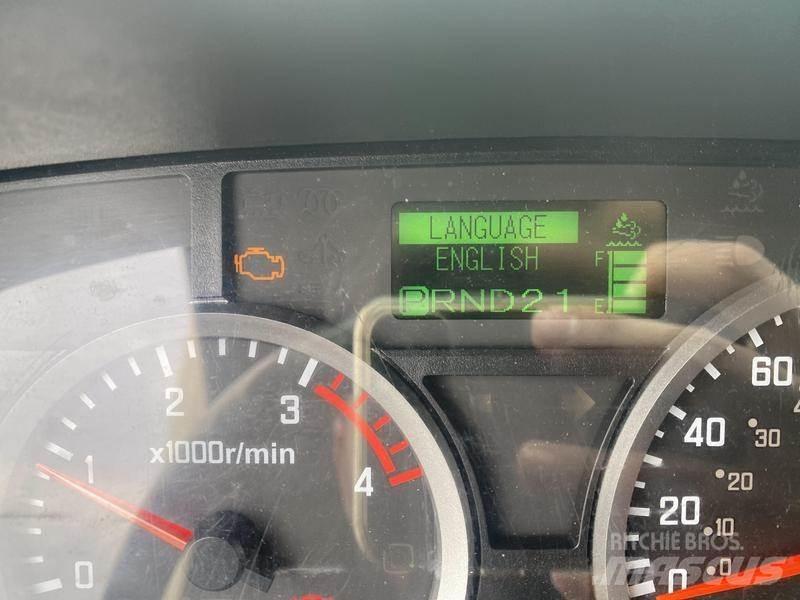 Isuzu NQR Панельні фургони
