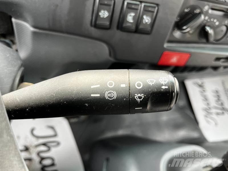 Isuzu NQR Панельні фургони