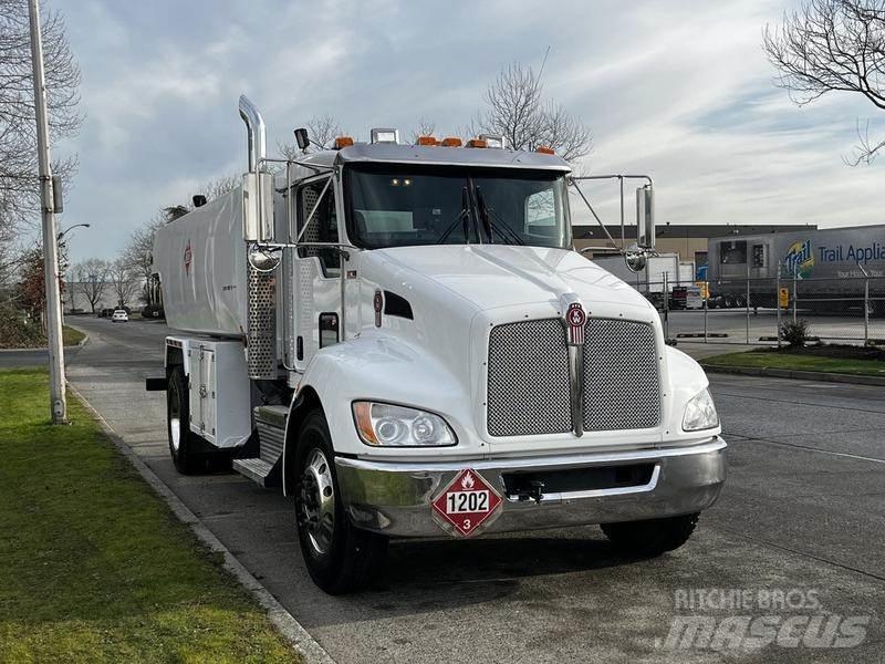Kenworth T300 Вантажівки-цистерни