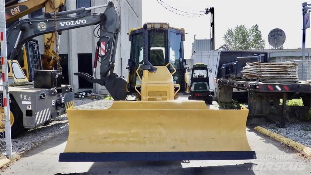 Komatsu D37PX-22 Гусеничні екскаватори