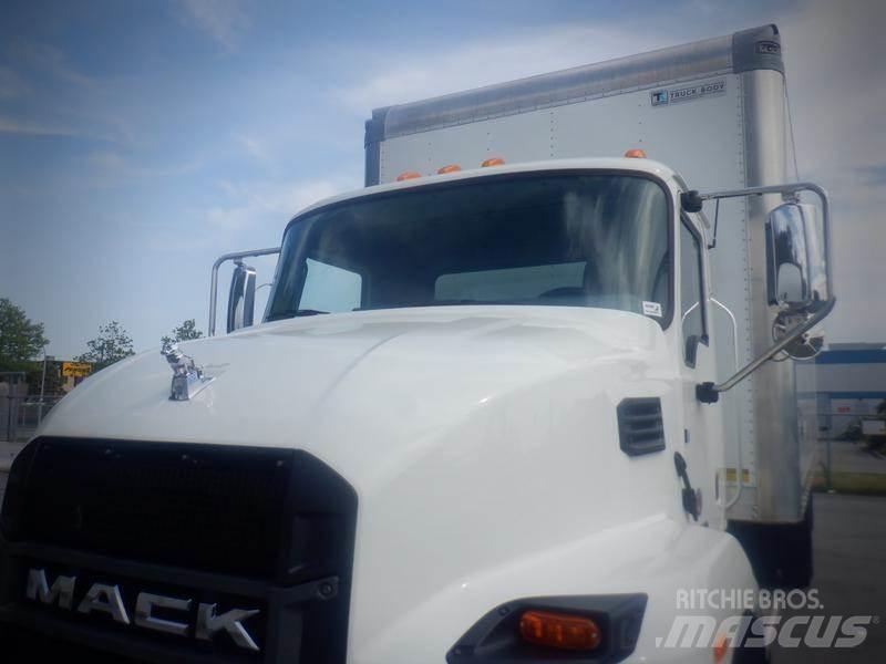 Mack MD Панельні фургони