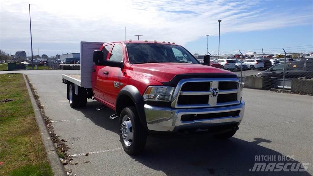 RAM 5500 Вантажівки-платформи/бокове розвантаження