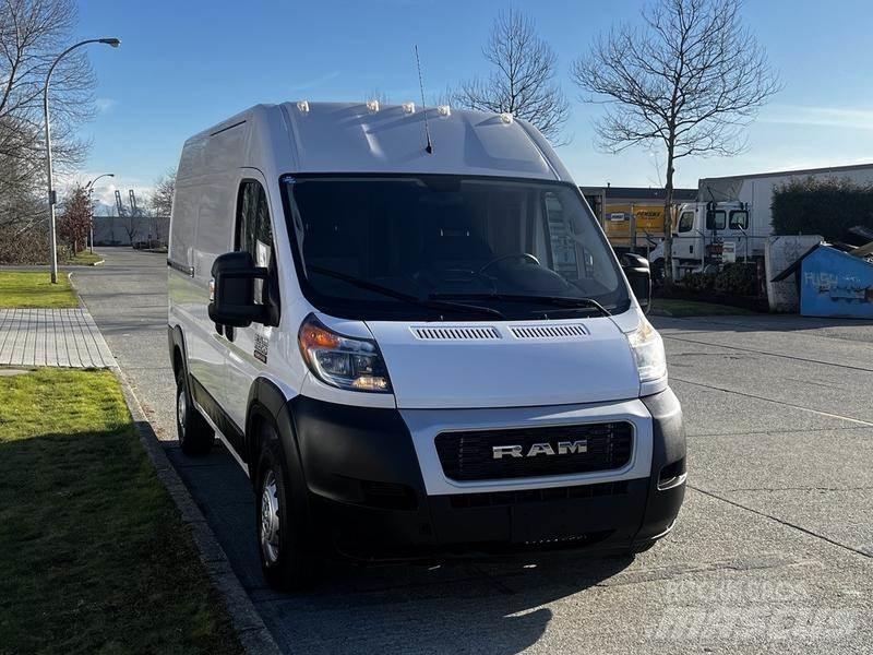 RAM Promaster Панельні фургони