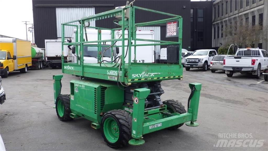 SkyJack SJ6826RT Підйомники-ножиці