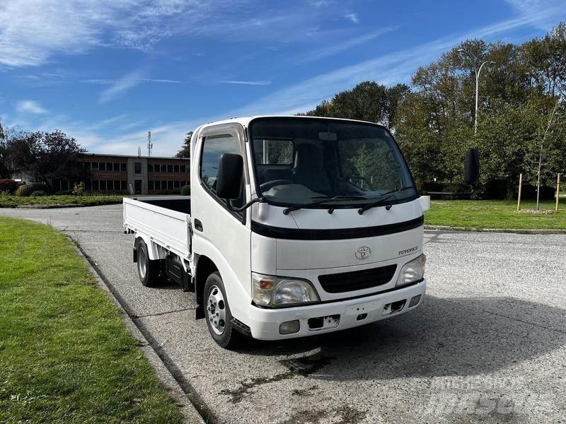 Toyota Toyoace Вантажівки-платформи/бокове розвантаження